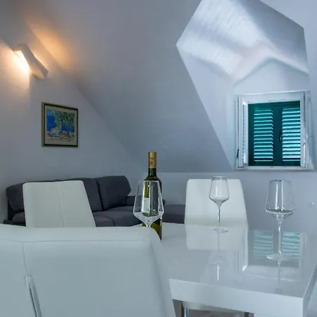 Apartman Ma_lu Pucisca